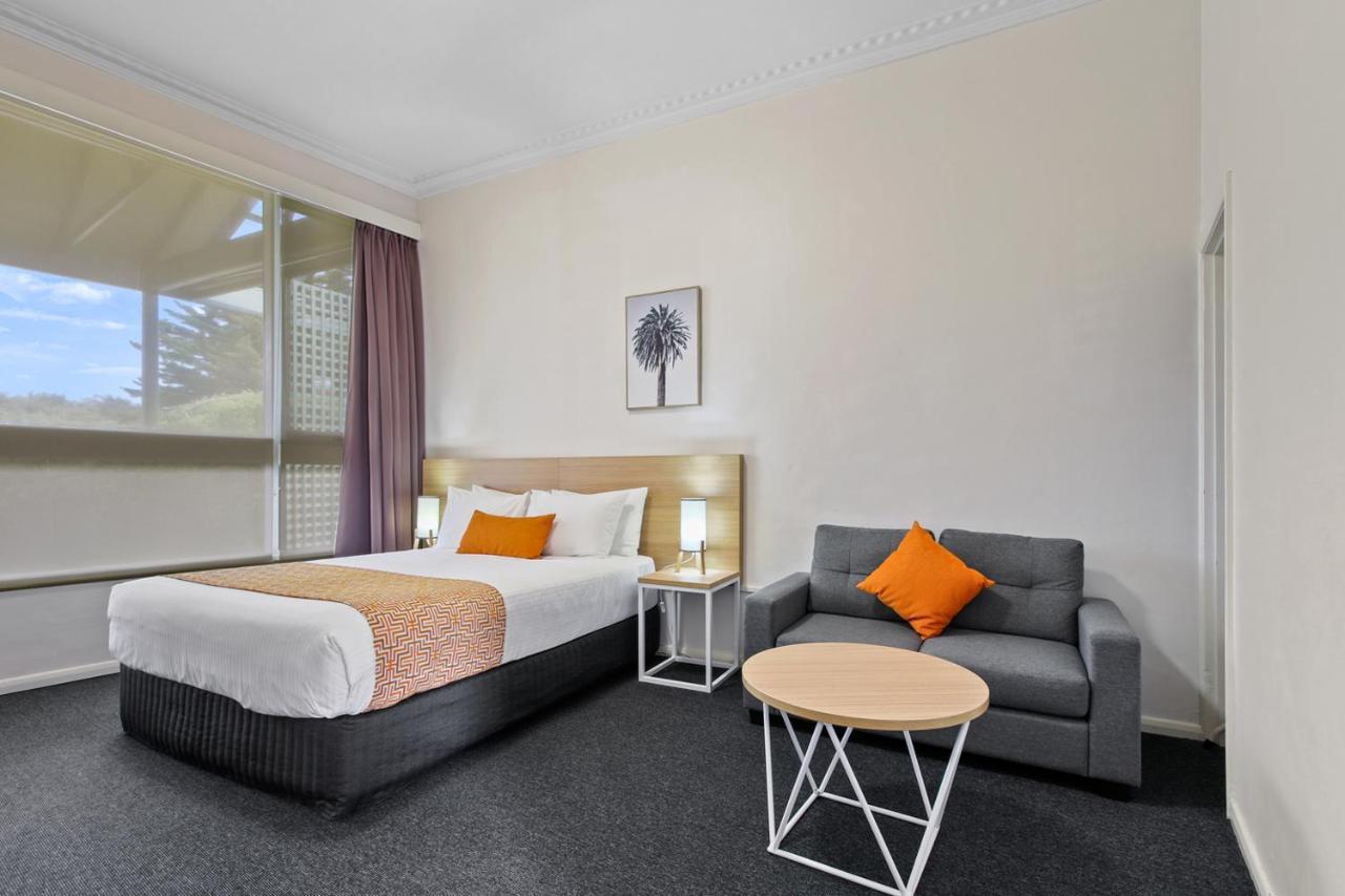 Comfort Inn & Suites Лейкс Ентранс Екстериор снимка