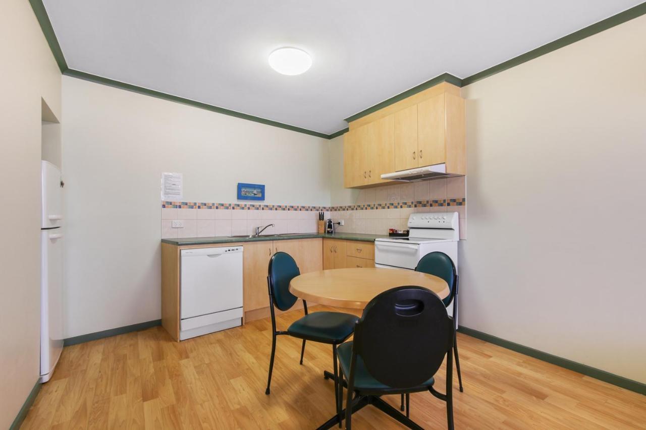 Comfort Inn & Suites Лейкс Ентранс Екстериор снимка