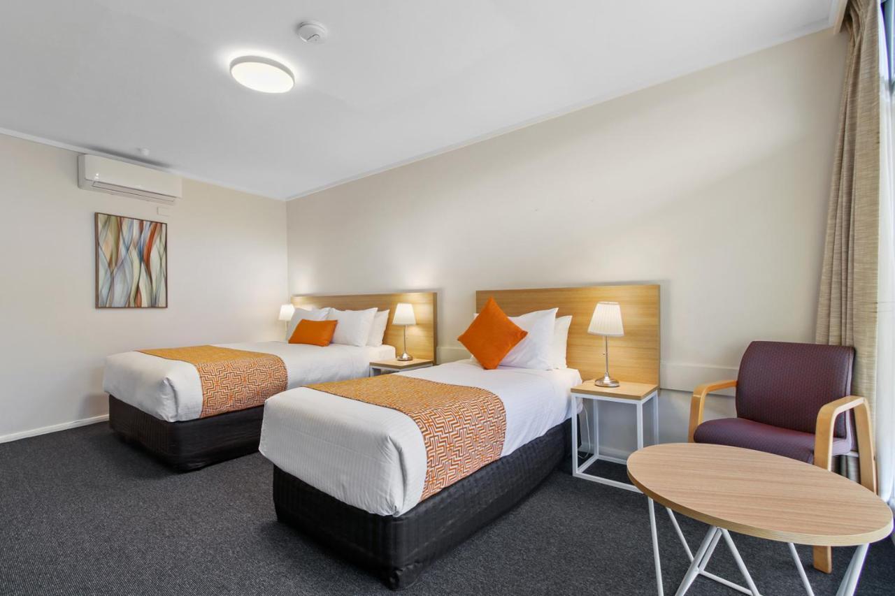 Comfort Inn & Suites Лейкс Ентранс Екстериор снимка