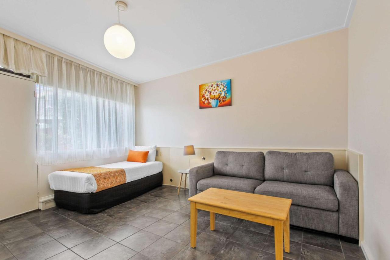 Comfort Inn & Suites Лейкс Ентранс Екстериор снимка
