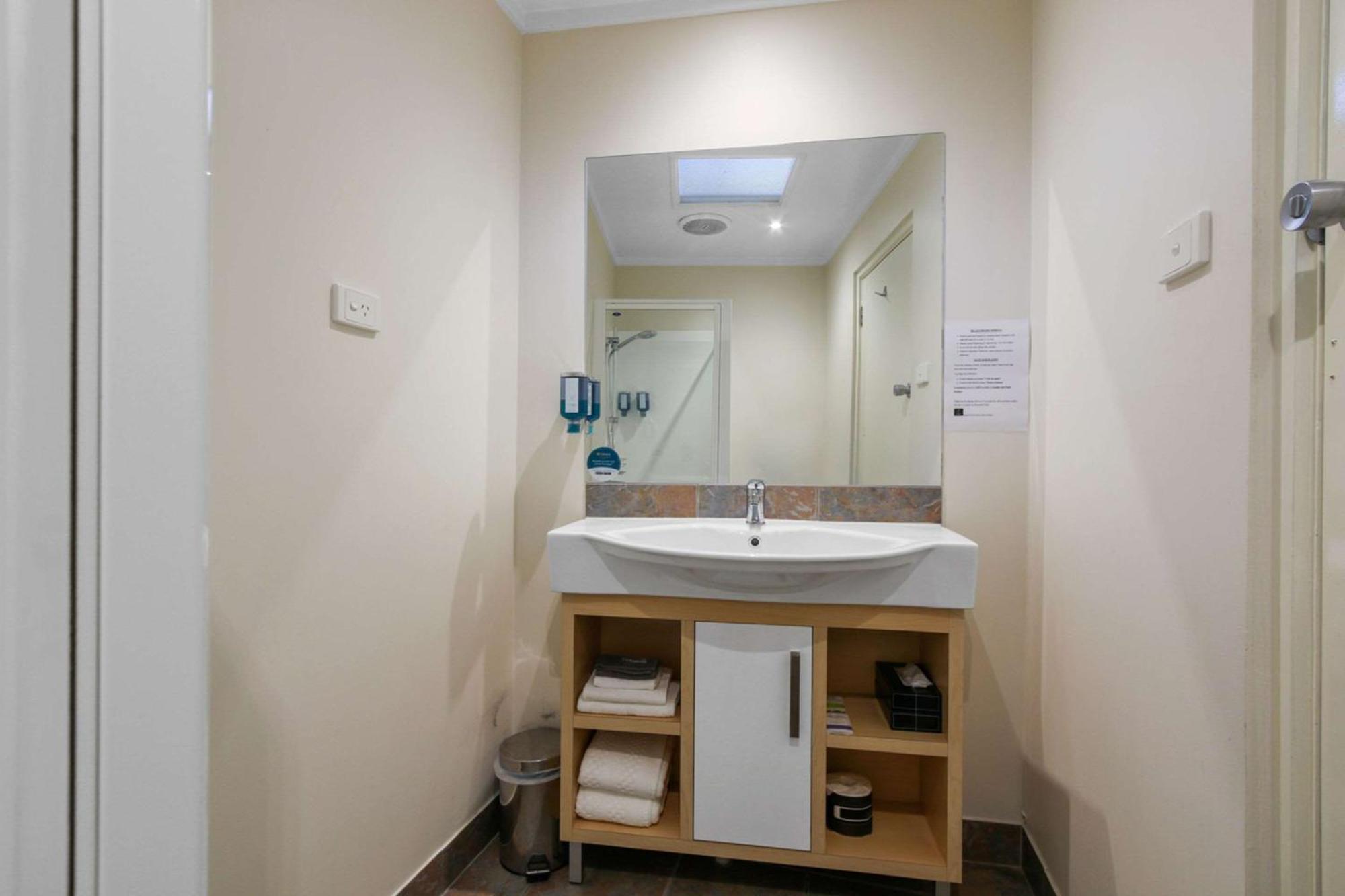 Comfort Inn & Suites Лейкс Ентранс Екстериор снимка