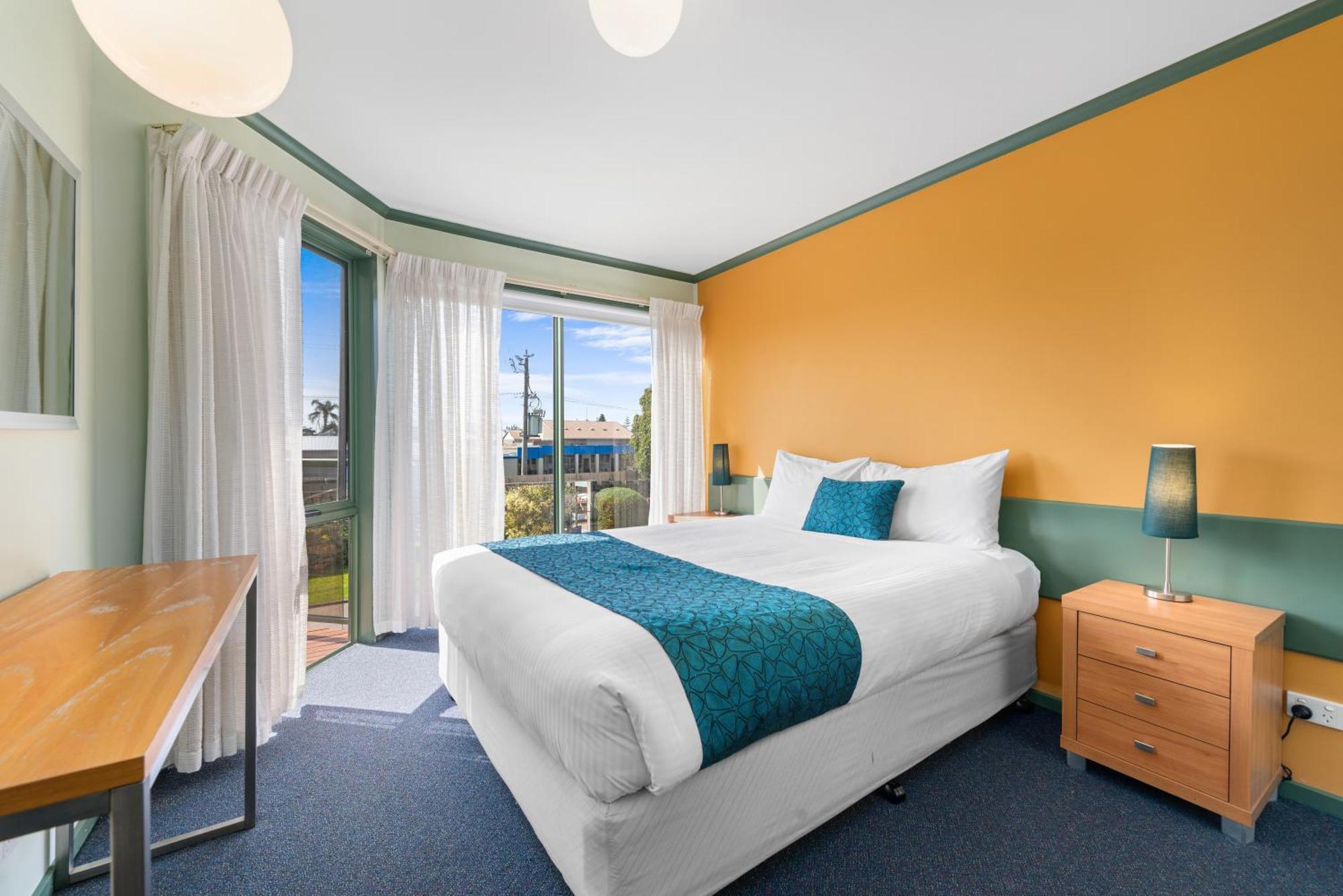 Comfort Inn & Suites Лейкс Ентранс Екстериор снимка