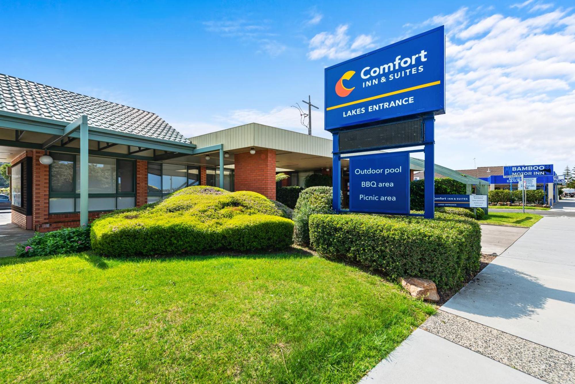 Comfort Inn & Suites Лейкс Ентранс Екстериор снимка